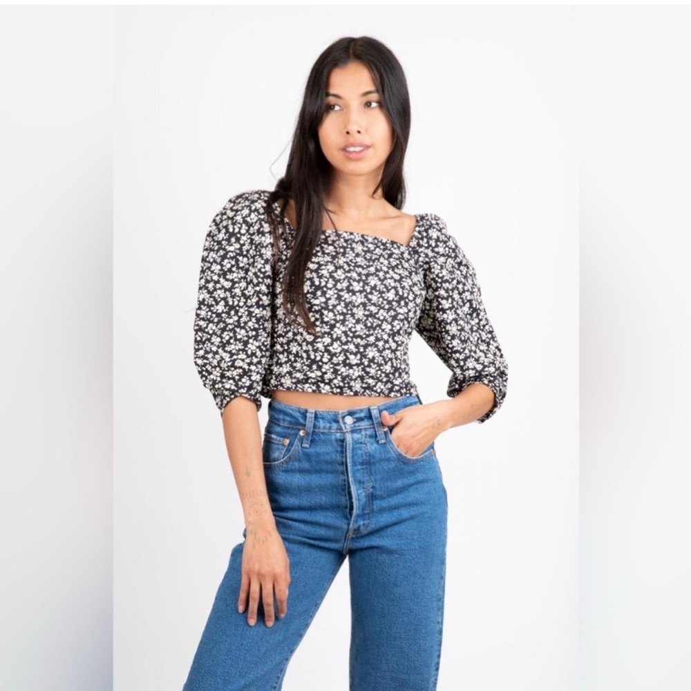 Black floral Levi’s crop